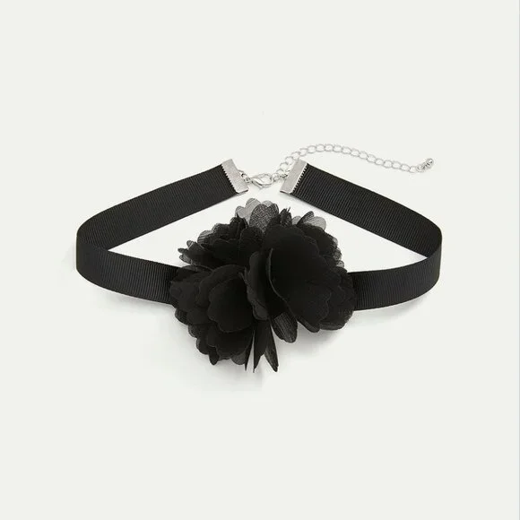 Flower Chocker - Picture 1 of 3